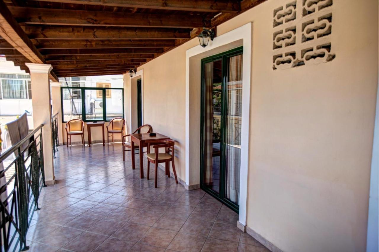 Trident Studios And Apartments Kavos Luaran gambar