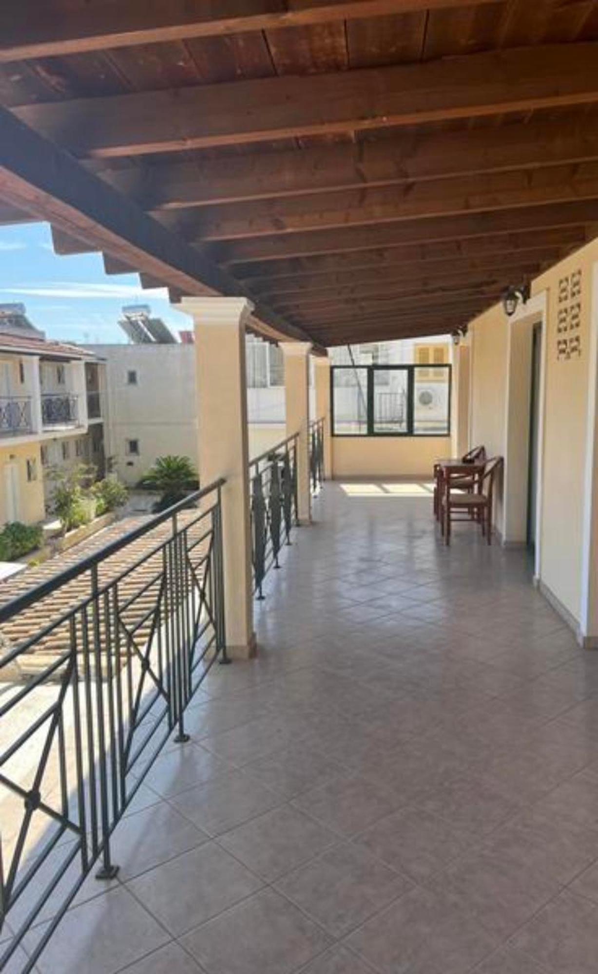 Trident Studios And Apartments Kavos Luaran gambar