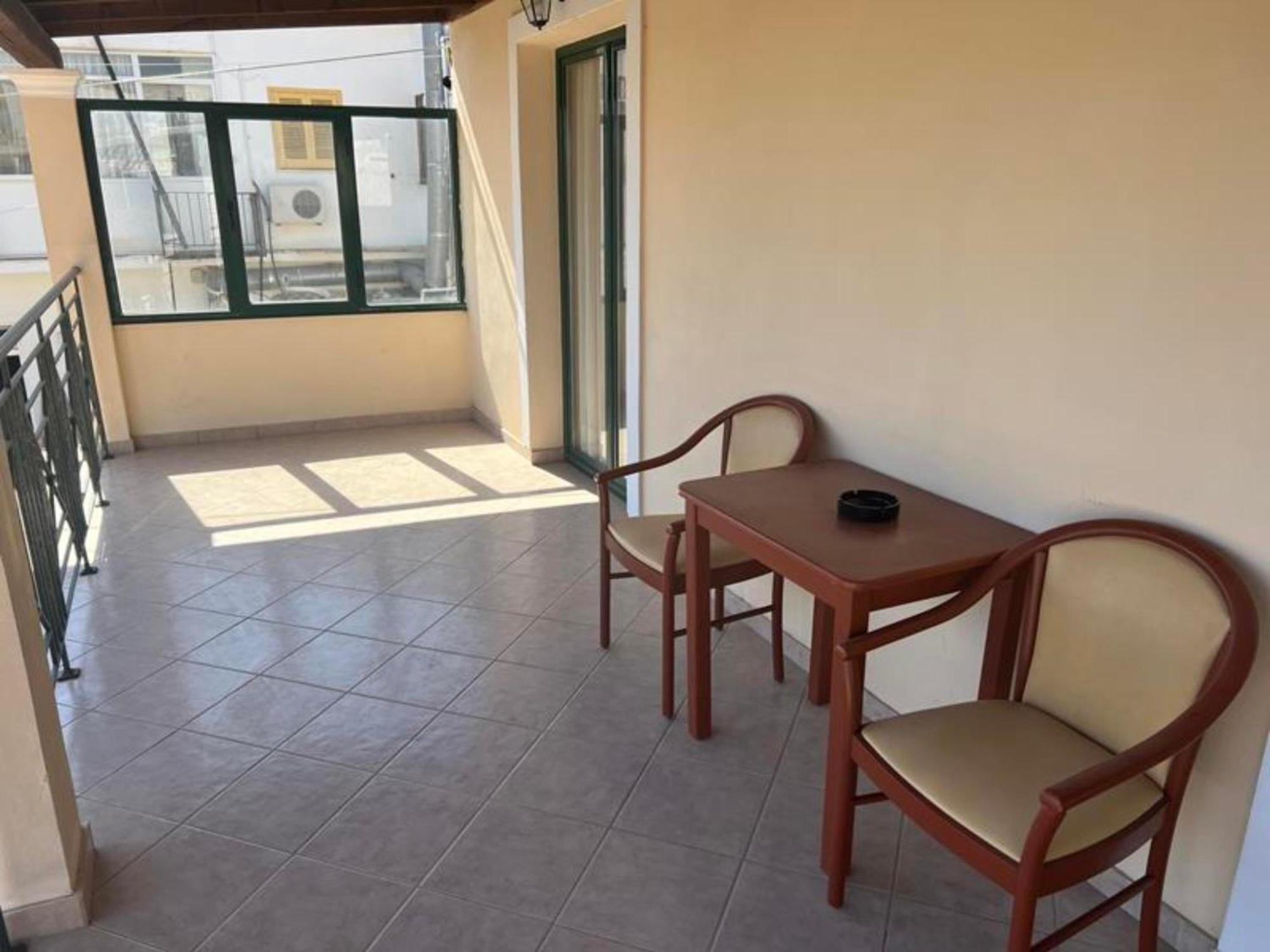 Trident Studios And Apartments Kavos Luaran gambar
