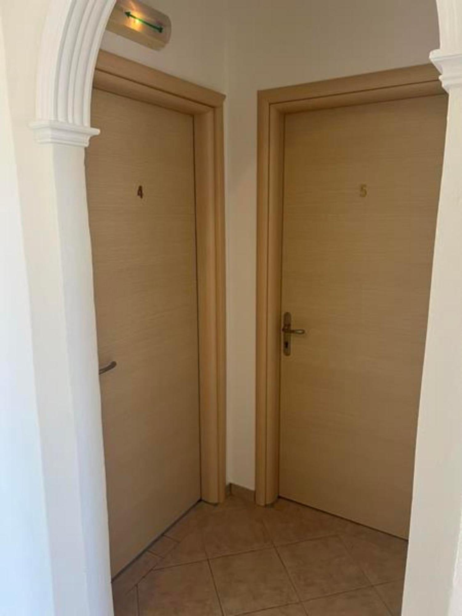 Trident Studios And Apartments Kavos Luaran gambar