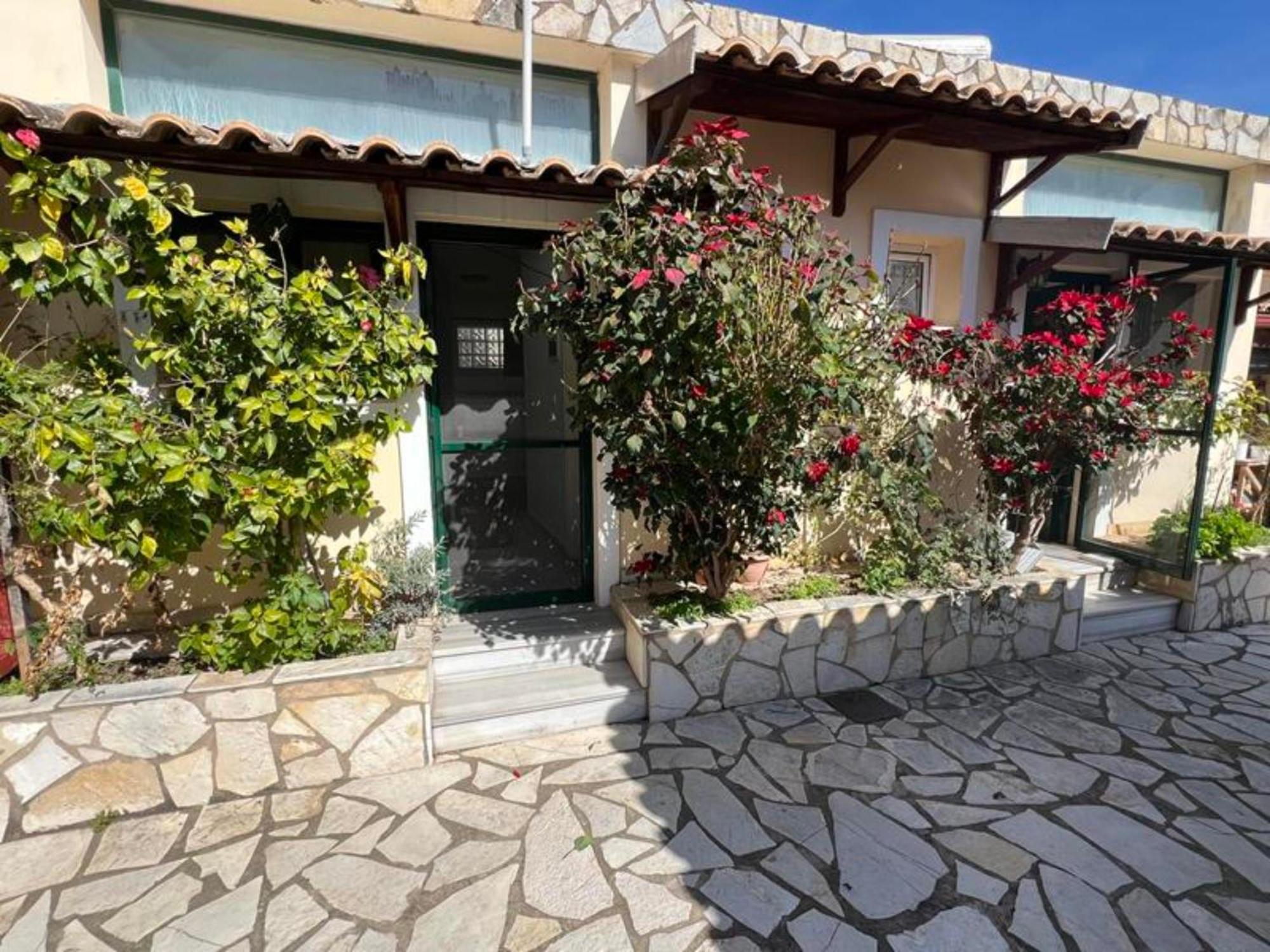 Trident Studios And Apartments Kavos Luaran gambar